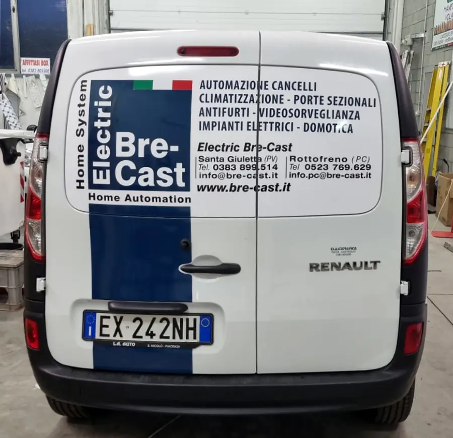 adesivi-per-furgoni-e-auto-personalizzati