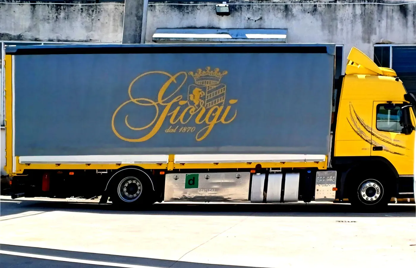 scritte-su-vetrine-e-automezzi-professionali